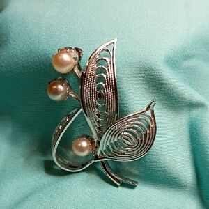 Silver Tone Metal and Faux Pearl Leaf Brooch Classic Chic